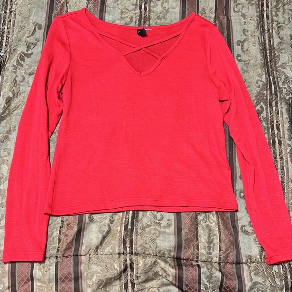 🎄H&M divided long sleeve top